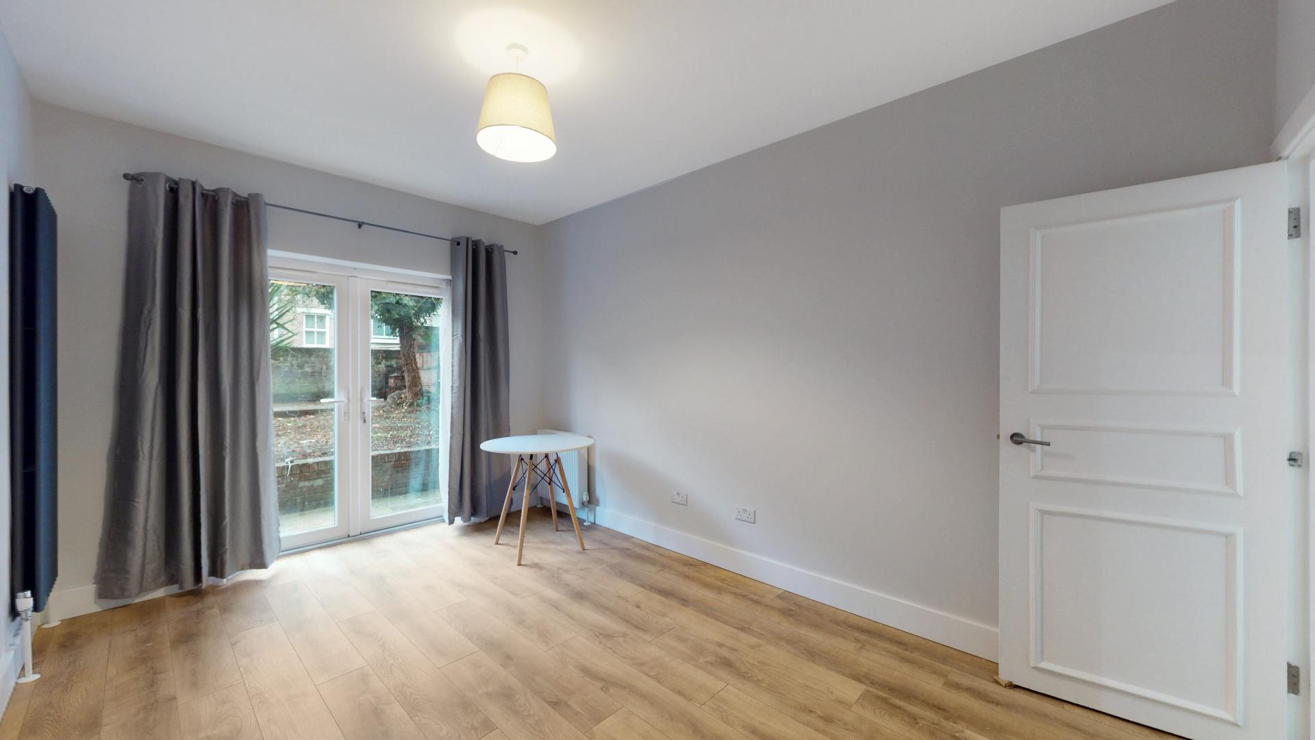 Recently Refurbished Apartment Sutherland Avenue, Maida Vale